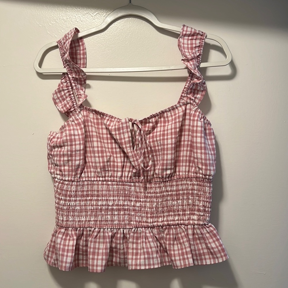 WAYF Sleeveless blouse. Size Medium.